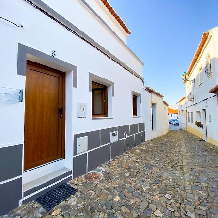 Casa Barbara - No Centro Historico De Aljezur Villa Kültér fotó